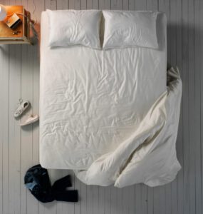 An empty bed.